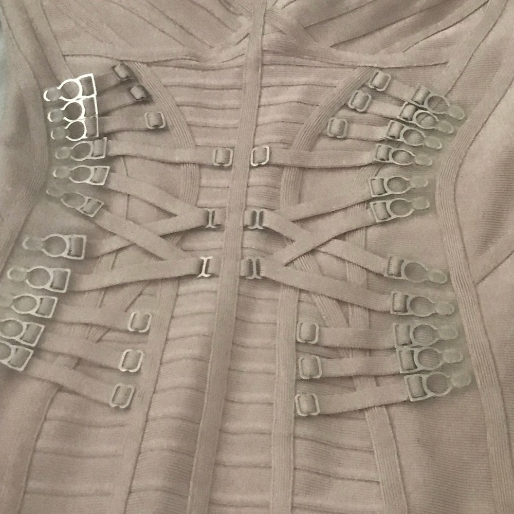 Dress - Picture 5 of 7